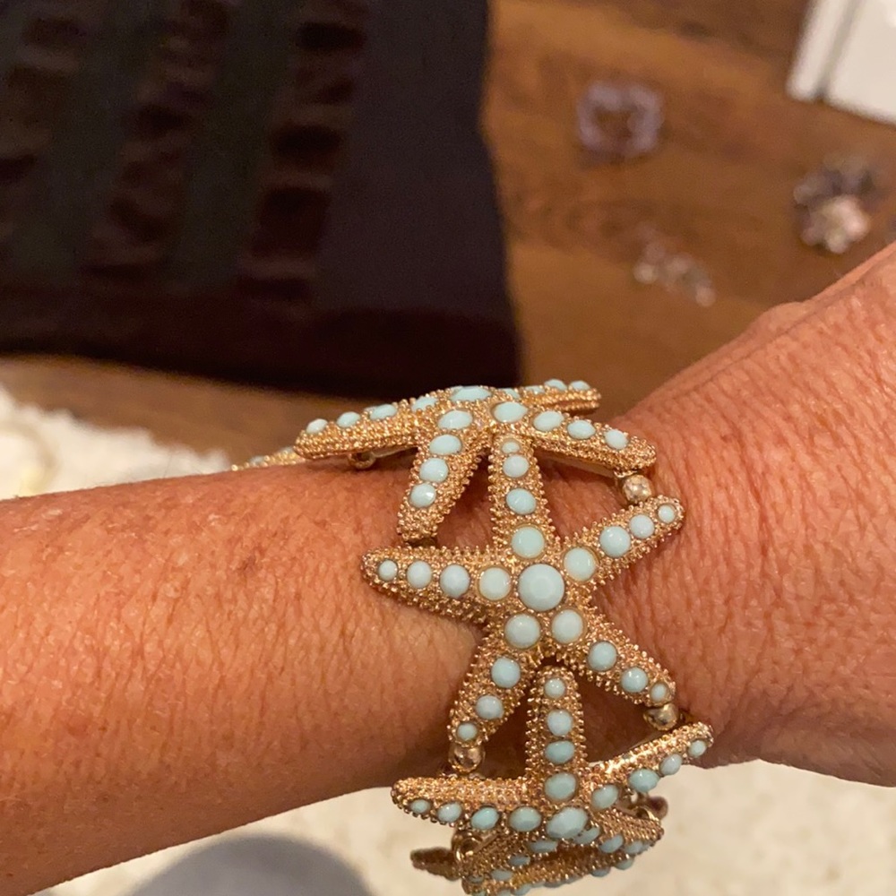 Starfish bracelet - gold and aqua blue - stretchy